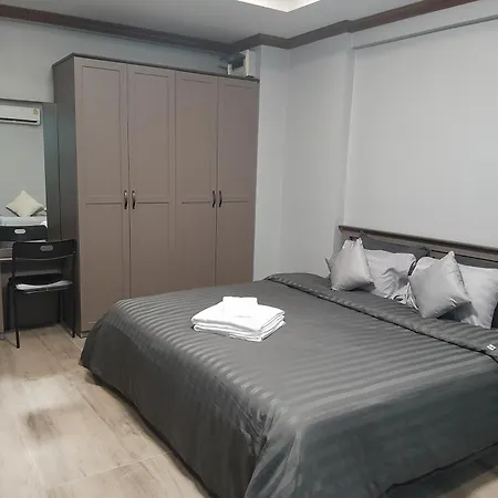 The Billions Patong Condotel Exterior photo